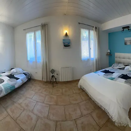 Appartement Spacieux De Plein Pied Avec 2 Chambres, Cuisine, Salon, Terrasse A 2 Minutes De La Plage Gruissan Exterior photo