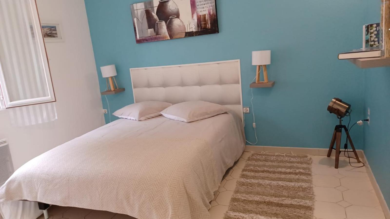 Spacieux De Plein Pied Avec 2 Chambres, Cuisine, Salon, Terrasse A 2 Minutes De La Gruissan