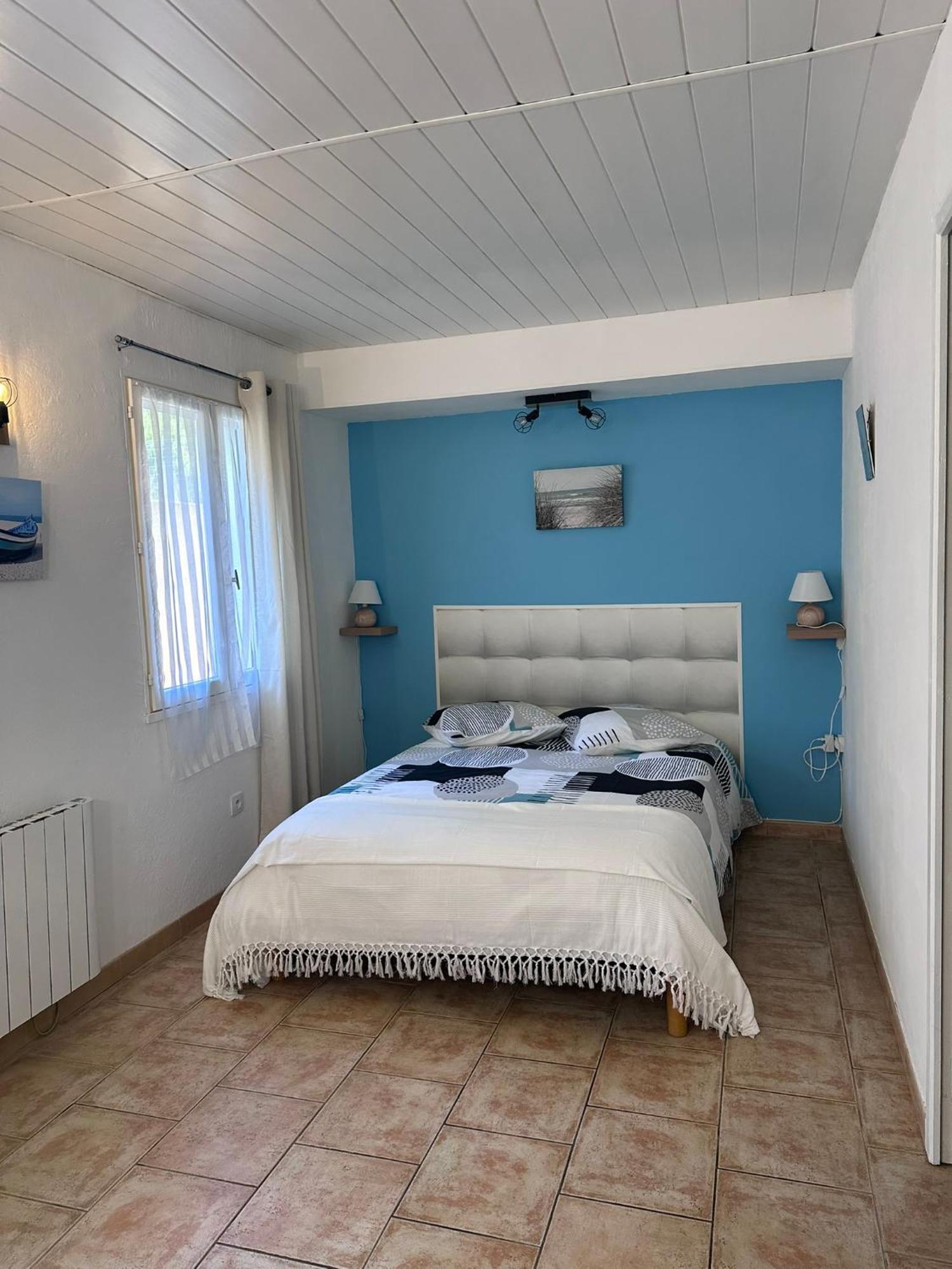 Spacieux De Plein Pied Avec 2 Chambres, Cuisine, Salon, Terrasse A 2 Minutes De La Gruissan